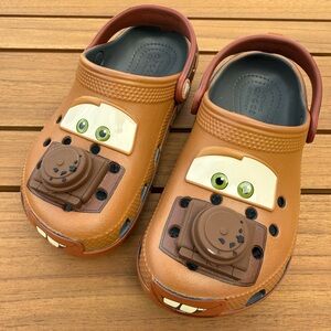 Mater Crocs - NEW - c12 little kids size
